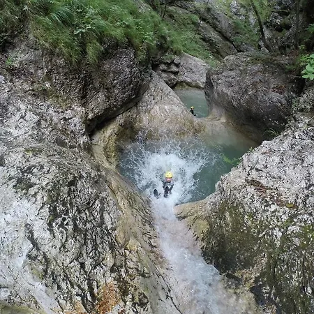 بيت ضيافة Rafting Center